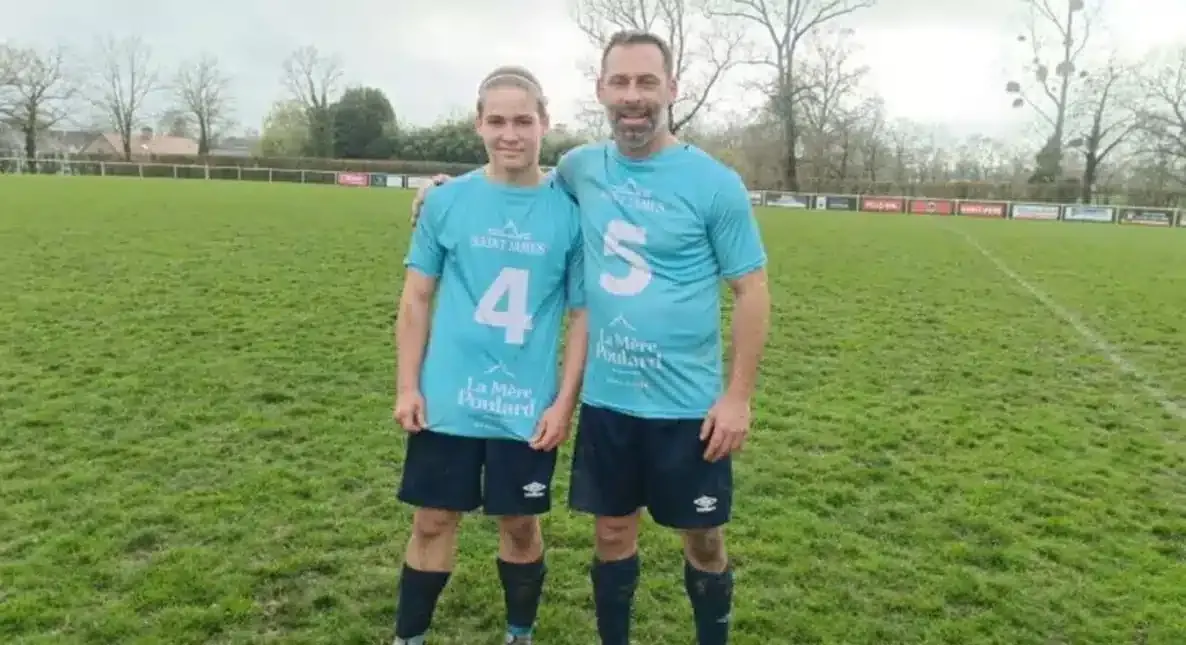 Football : Un père et son fils réalisent leur rêve en jouant ensemble dans le Sud-Manche