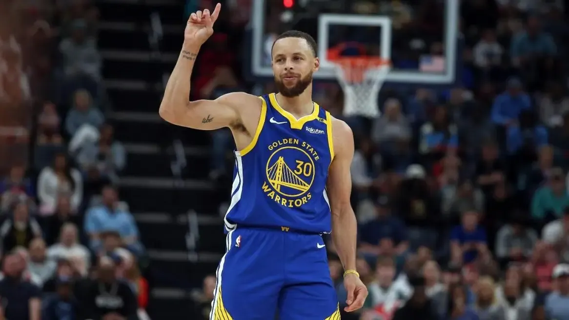 NBA Play-In 2025 : Warriors face aux Grizzlies pour une place en playoffs