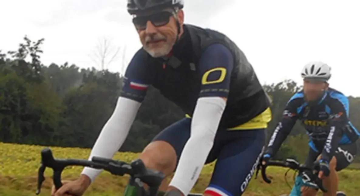 David Deledicque : Un Défi Cycliste de 300 km pour la Lutte Contre le Cancer du Sein