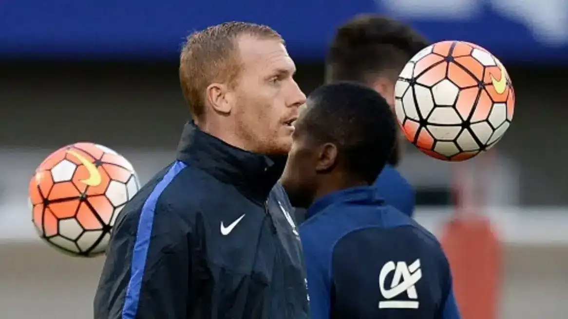 Reconversion surprenante : Jérémy Mathieu, star du Barça, devient vendeur chez Intersport !