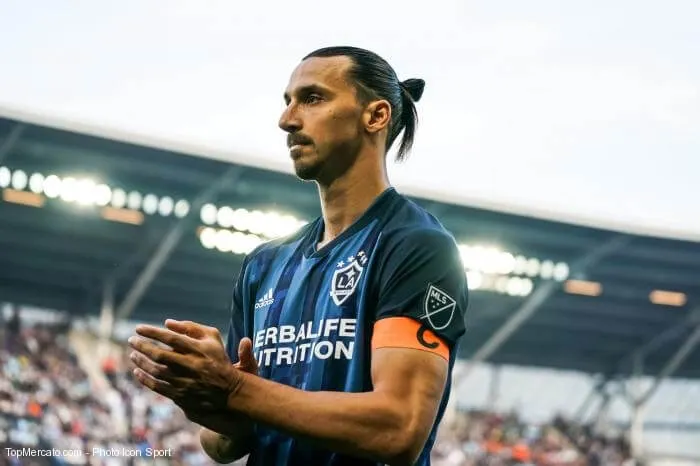 Neymar rend hommage à Ibrahimovic