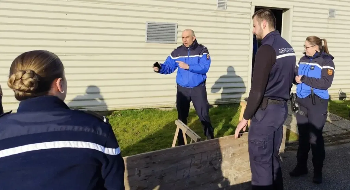 Gendarmerie de L Aigle : Un Exercices d Urgence Face à un Risque d Explosion