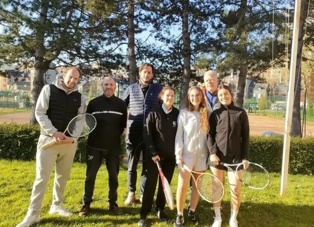 Honfleur en Mode Compétition : Le Championnat de Tennis par Équipes Est Lancé !
