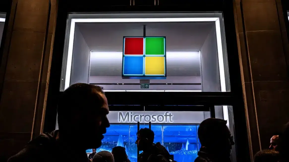 Microsoft réduit ses effectifs : 6000 postes supprimés, LinkedIn impacté